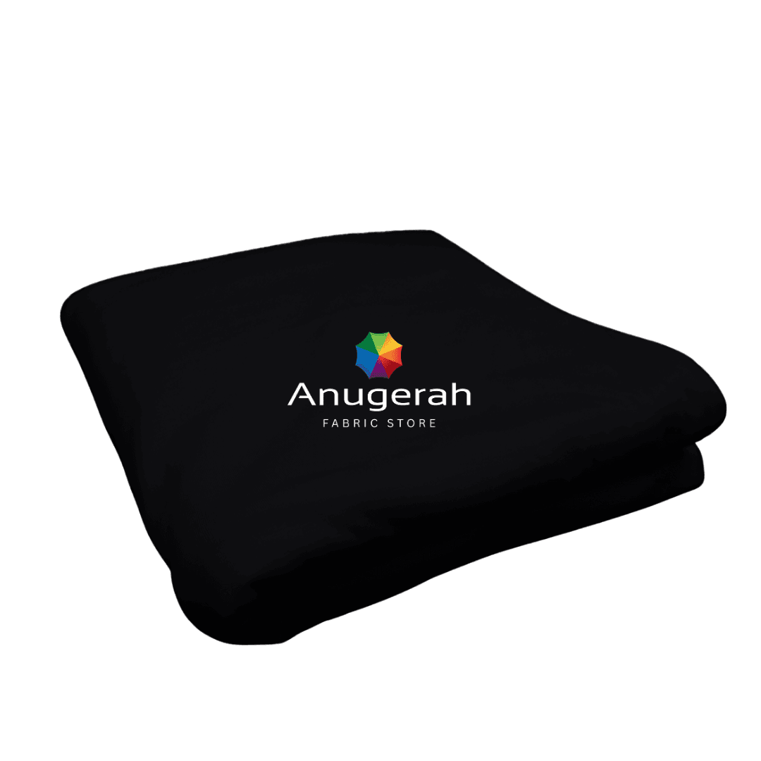 Kain Cotton Combed 24S hitam dengan permukaan rata, media ideal untuk sablon plastisol